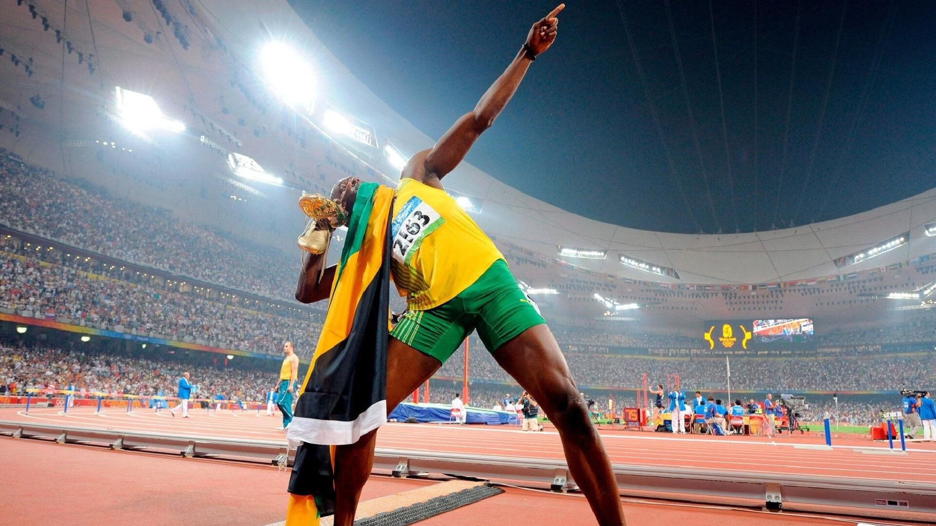 “幕后玄机：战术布局背后的智慧较量”，幕后战争